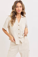 Load image into Gallery viewer, Linen Blend Button Down Top