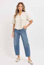 Load image into Gallery viewer, Linen Blend Button Down Top