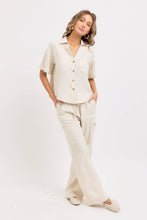 Load image into Gallery viewer, Linen Blend Button Down Top