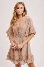 Load image into Gallery viewer, Lace Midi Dress
