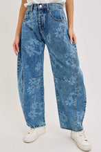 Load image into Gallery viewer, Floral Print Denim Barrel Jean