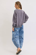 Load image into Gallery viewer, Floral Print Denim Barrel Jean