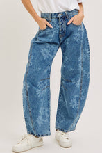 Load image into Gallery viewer, Floral Print Denim Barrel Jean