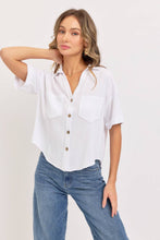 Load image into Gallery viewer, Linen Blend Button Down Top