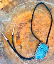 Load image into Gallery viewer, Vintage Large Turquoise Bolo Tie