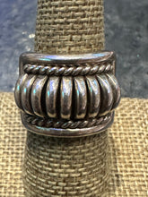 Load image into Gallery viewer, Vintage Navajo Ribbed Sterling Ring