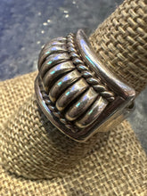 Load image into Gallery viewer, Vintage Navajo Ribbed Sterling Ring