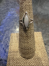 Load image into Gallery viewer, Vintage Mother of Pearl Ring