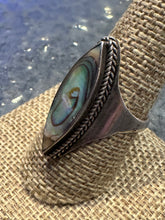 Load image into Gallery viewer, Vintage Abalone Ring