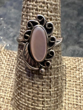 Load image into Gallery viewer, Vintage Mother of Pearl Ring