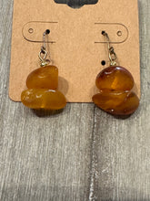 Load image into Gallery viewer, Vintage Baltic Amber Drop Earrings