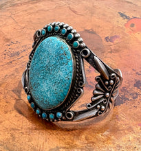 Load image into Gallery viewer, Vintage Turquoise Sterling Silver Cluster Cuff