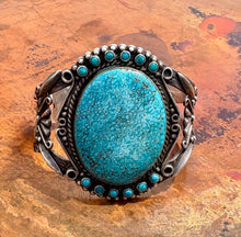 Load image into Gallery viewer, Vintage Turquoise Sterling Silver Cluster Cuff