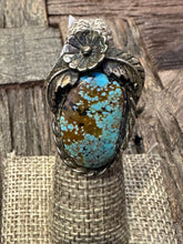 Load image into Gallery viewer, Vintage Floral Turquoise Ring