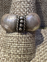 Load image into Gallery viewer, Vintage Silver Band w/rope and tear drops