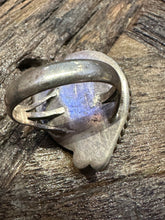 Load image into Gallery viewer, Vintage Navajo Chrysocolla and Onyx Ring