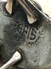 Load image into Gallery viewer, Vintage Turquoise Oval Ring