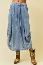 Load image into Gallery viewer, Denim Side Tuck Midi Skirt