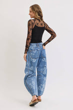 Load image into Gallery viewer, Floral Print Denim Barrel Jean