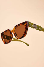 Load image into Gallery viewer, Luxe Zelia Sunglasses - Tortoiseshell/Olive