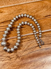 Load image into Gallery viewer, Vintage Navajo Pearls necklace-19"