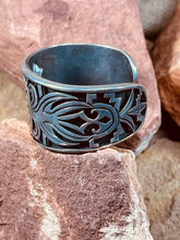 Load image into Gallery viewer, Old Taxco ITA Mexico Overlay Cuff