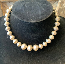 Load image into Gallery viewer, Vintage Navajo Pearls Choker Necklace-15"