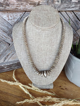 Load image into Gallery viewer, Vintage Navajo Pearls Bauble Necklace