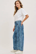 Load image into Gallery viewer, Floral Print Denim Barrel Jean
