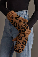 Load image into Gallery viewer, Camel Leopard Pattern Knit Mittens
