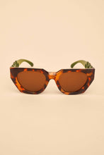 Load image into Gallery viewer, Luxe Zelia Sunglasses - Tortoiseshell/Olive
