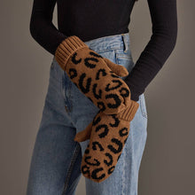 Load image into Gallery viewer, Camel Leopard Pattern Knit Mittens
