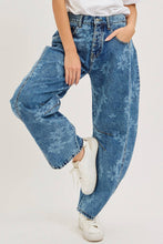 Load image into Gallery viewer, Floral Print Denim Barrel Jean
