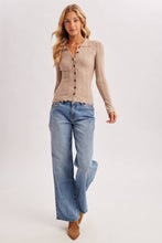 Load image into Gallery viewer, Scalloped Hem Top
