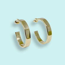 Load image into Gallery viewer, Faceted Round Gold Hoop Earrings

