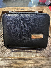 Load image into Gallery viewer, Womens Leather Wallet

