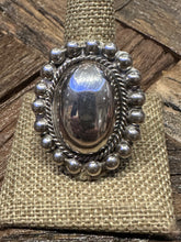 Load image into Gallery viewer, Vintage Navajo Pearl Silver Ring
