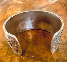 Load image into Gallery viewer, Hopi Sand Cast Cuff with Spiny Oyster
