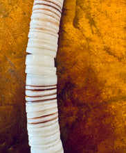 Load image into Gallery viewer, Vintage Heishi Shell Chocker
