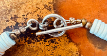 Load image into Gallery viewer, Vintage Heishi Shell Chocker
