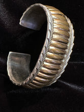 Load image into Gallery viewer, Navajo Melon Cuff

