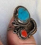 Load image into Gallery viewer, Vintage Turquoise and Red Coral Ring

