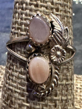Load image into Gallery viewer, Vintage Mother of Pearl Ring

