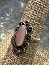Load image into Gallery viewer, Vintage Mother of Pearl Ring
