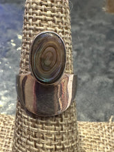 Load image into Gallery viewer, Vintage Oval Abalone Ring
