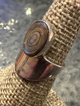 Load image into Gallery viewer, Vintage Oval Abalone Ring
