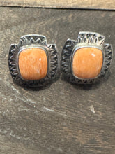 Load image into Gallery viewer, Vintage Spiny Oyster Earrings
