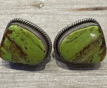 Load image into Gallery viewer, Vintage Navajo-style Sterling Green Gaspeite
