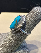 Load image into Gallery viewer, Turquoise w/Rope Bezel
