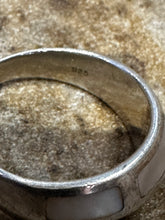 Load image into Gallery viewer, Vintage Sterling Silver Mother-of-Pearl Inlay Signet-Style Ring

